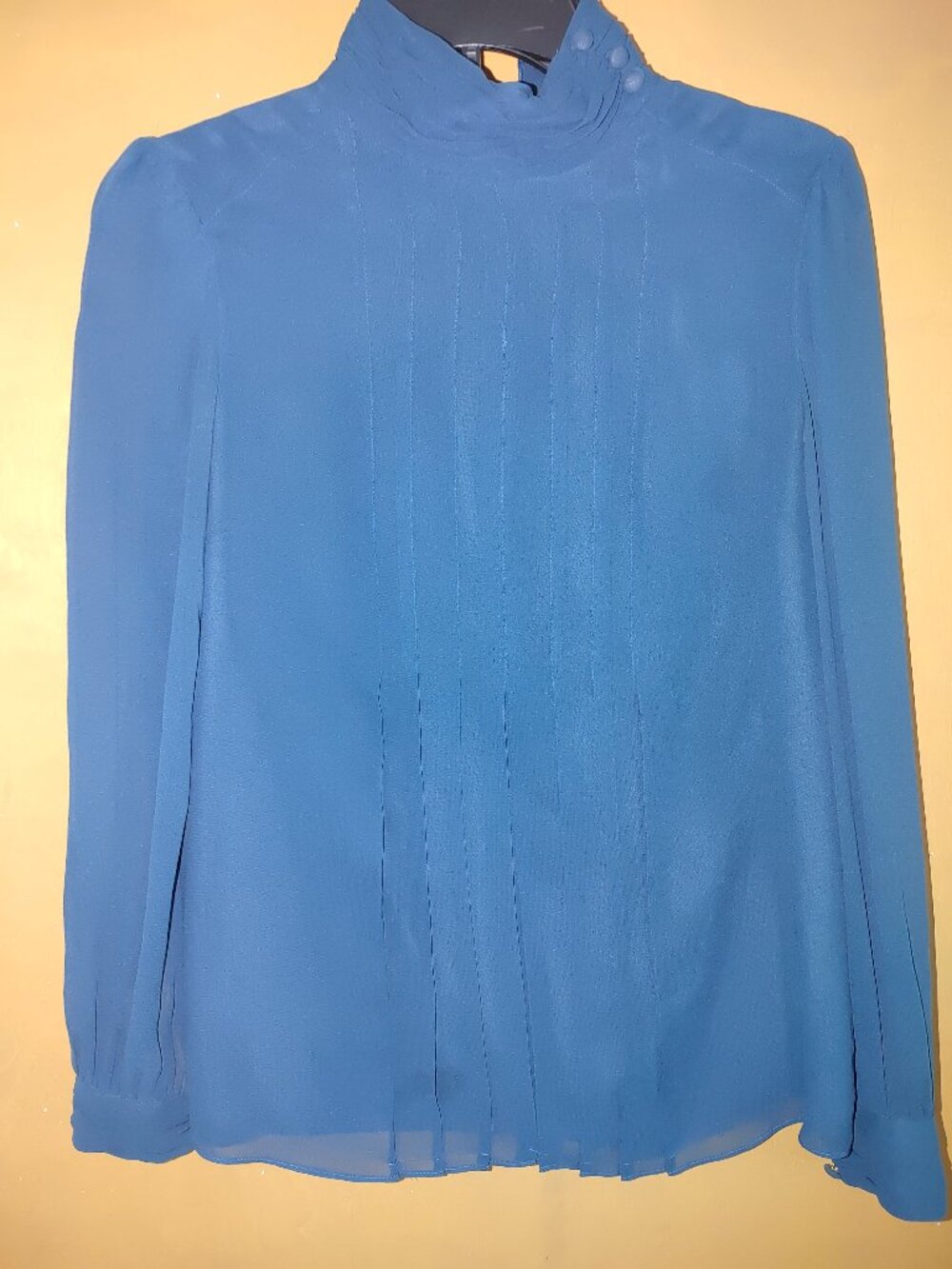 TORY BURCH Woman's 100% Silk Long Sleeve Blouse Size 0 Pre-owned